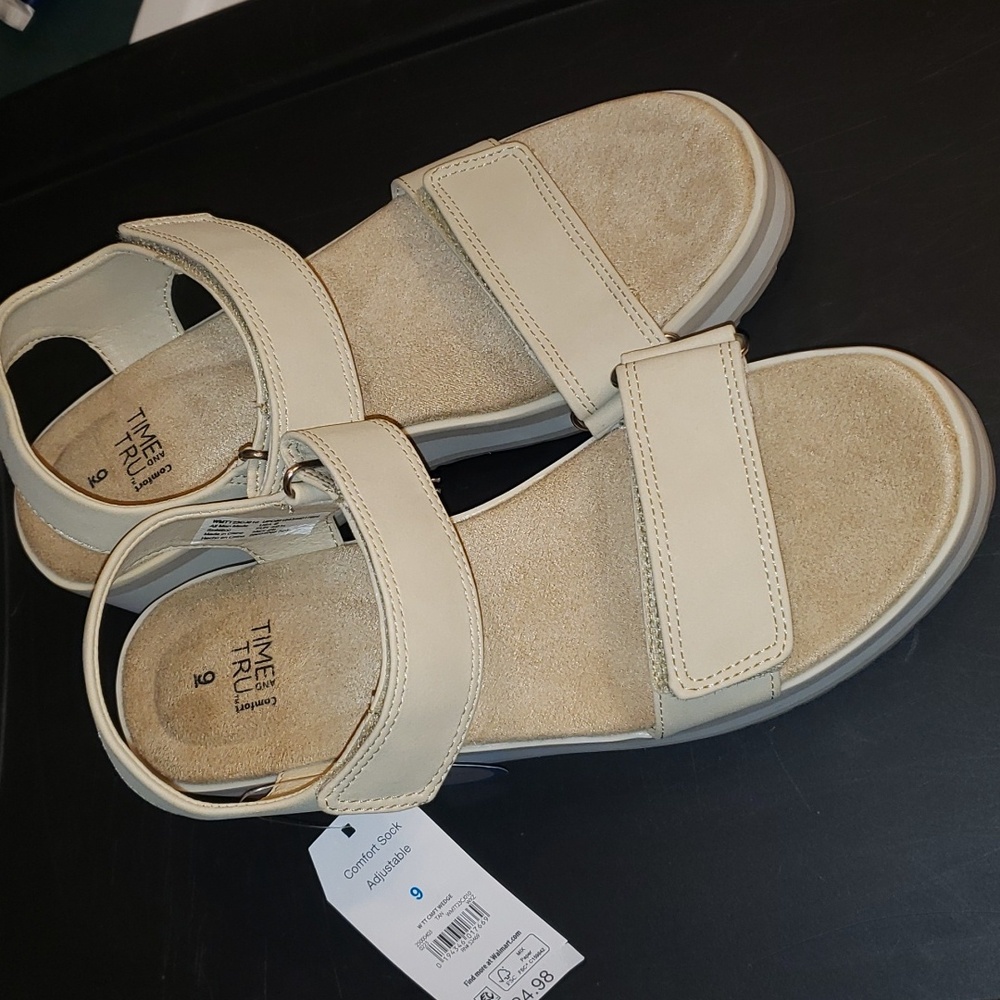 NWT Sandals
